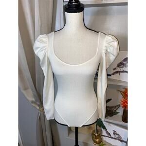 Leighton NWT $48 Off White/Cream size Small Long Sleeve Pull Shoulder Bodysuit